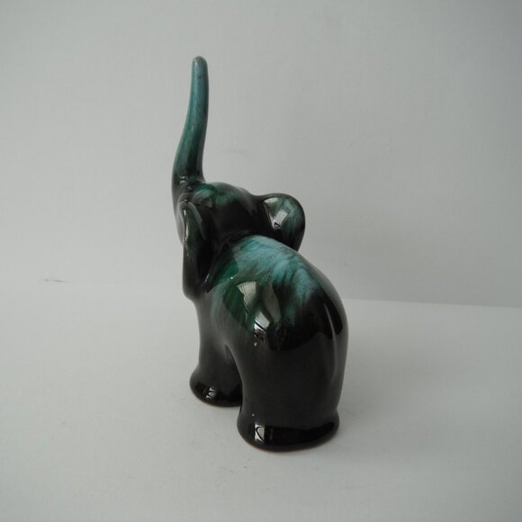 Vintage Blue Mountain Pottery Ceramic Elephant Figurine - Picture 3 of 6